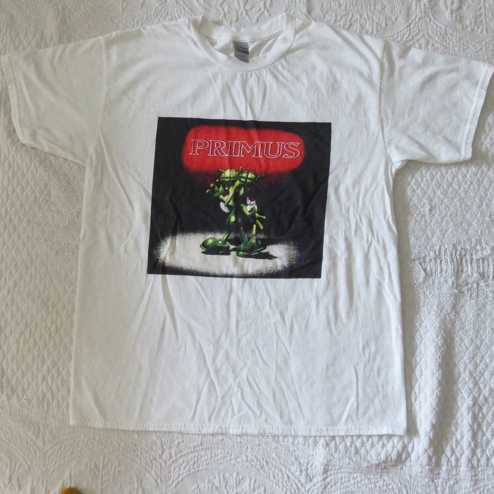 Primus logo T-shirt, like new XL but fits like a Large